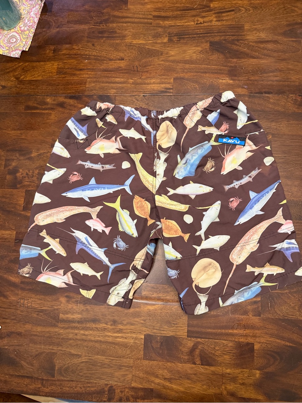 KAVU Men’s L Fish Print Outdoor Board Shorts Brown Sharks Trout Fishing Nylon - Picture 2 of 4